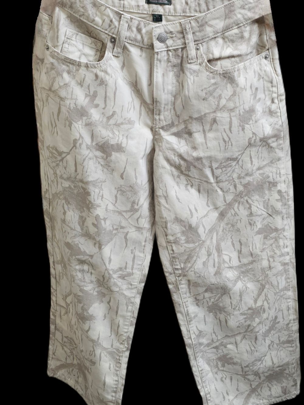 Neutral Print Capri Pants